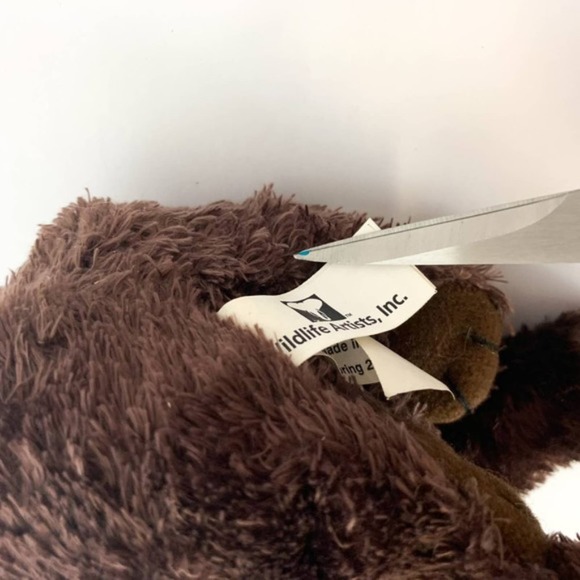 Wildlife Artist's Bear Hug! Cuddly Brown Plush (6") - Picture 5 of 7